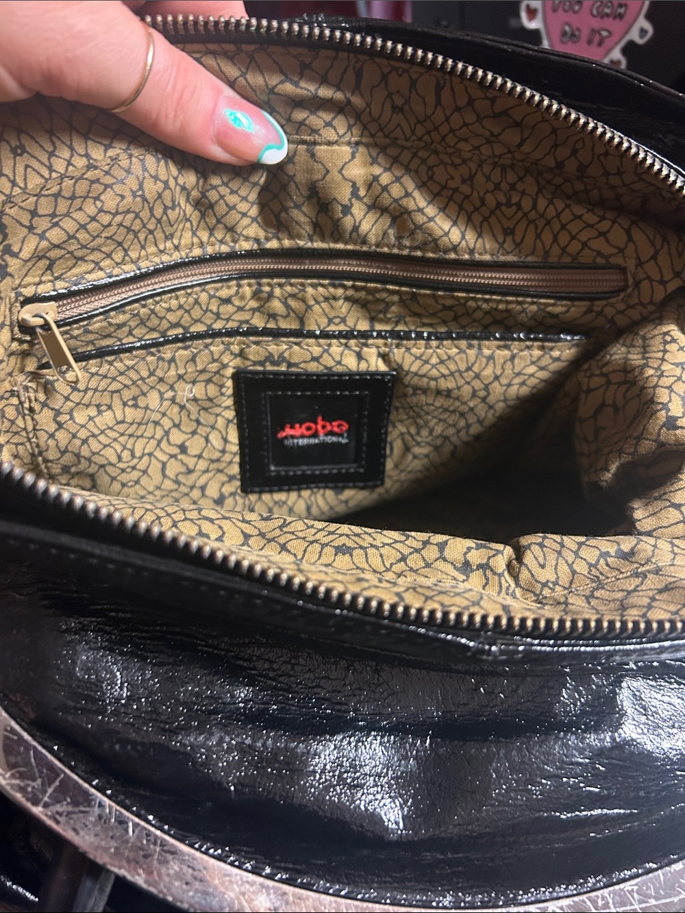 Vintage Patent Leather HOBO International Shoulder bag with chain detailed strap - Picture 5 of 6